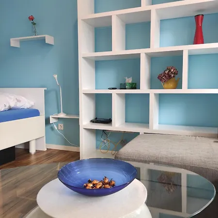 Apartmán Stadtnah Und Zentral In Mit Parkplatz, Aufzug Und Balkon