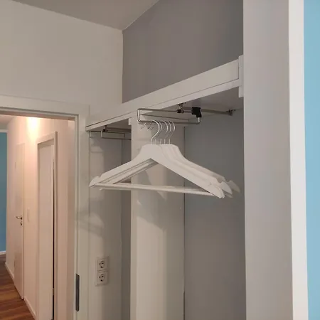 Stadtnah Und Zentral In Mit Parkplatz, Aufzug Und Balkon *