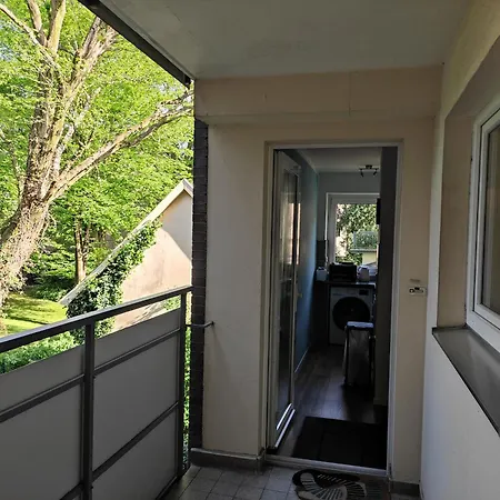 Stadtnah Und Zentral In Mit Parkplatz, Aufzug Und Balkon