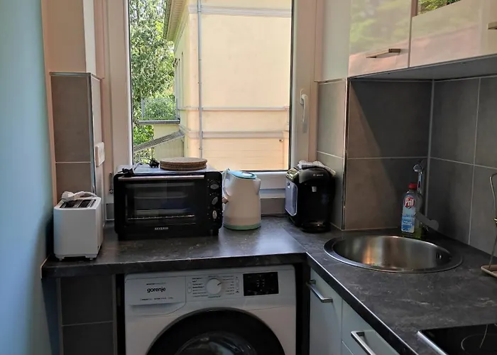 Stadtnah Und Zentral In Mit Parkplatz, Aufzug Und Balkon 公寓 *