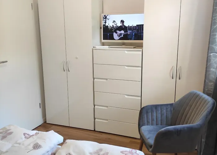 Stadtnah Und Zentral In Mit Parkplatz, Aufzug Und Balkon * Oldemburgo
