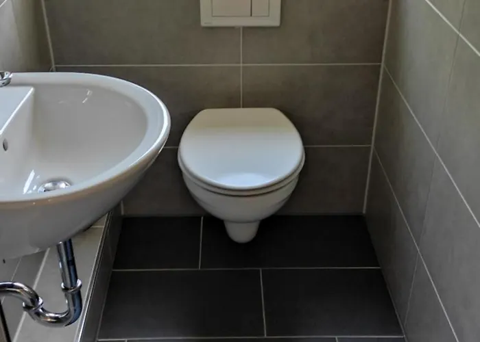 Apartamento Stadtnah Und Zentral In Mit Parkplatz, Aufzug Und Balkon Oldemburgo