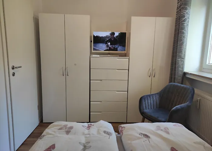 Stadtnah Und Zentral In Mit Parkplatz, Aufzug Und Balkon 公寓