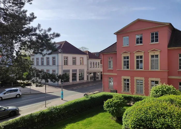Apartamento Stadtnah Und Zentral In Mit Parkplatz, Aufzug Und Balkon *
