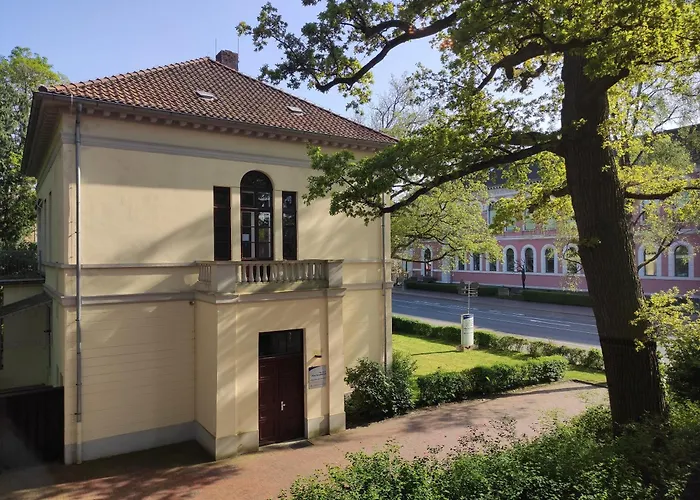 Stadtnah Und Zentral In Mit Parkplatz, Aufzug Und Balkon * Oldemburgo